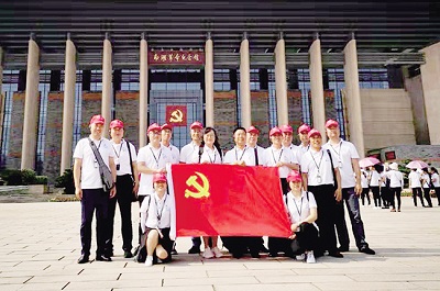 2019年7月4日，公司組織黨員和工作者前往浙江嘉興南湖中共一大舊址參觀（一）